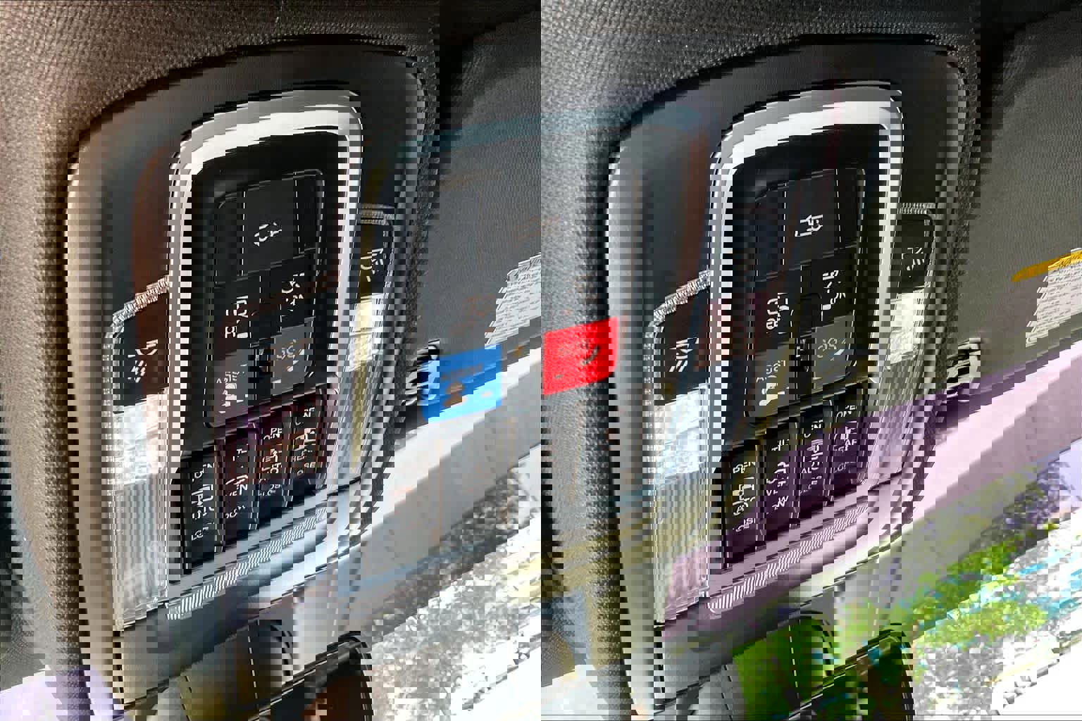 Used 2024 RAM 1500 Laramie AWD/4WD image 32