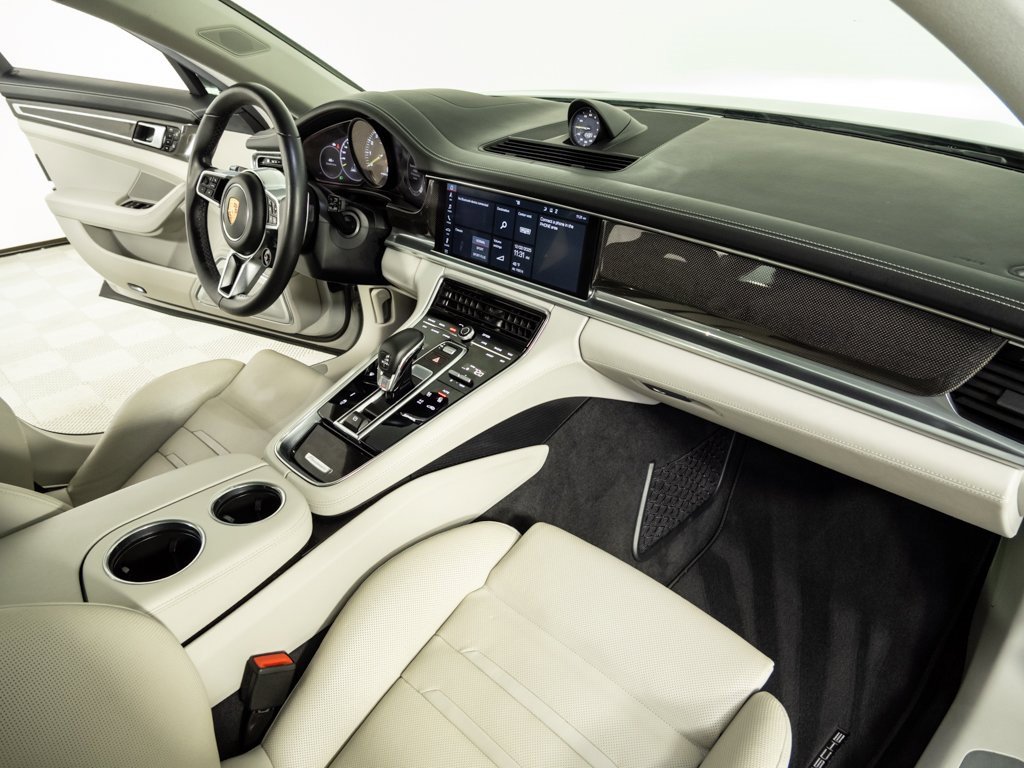 Used 2020 Porsche Panamera 4 image 24