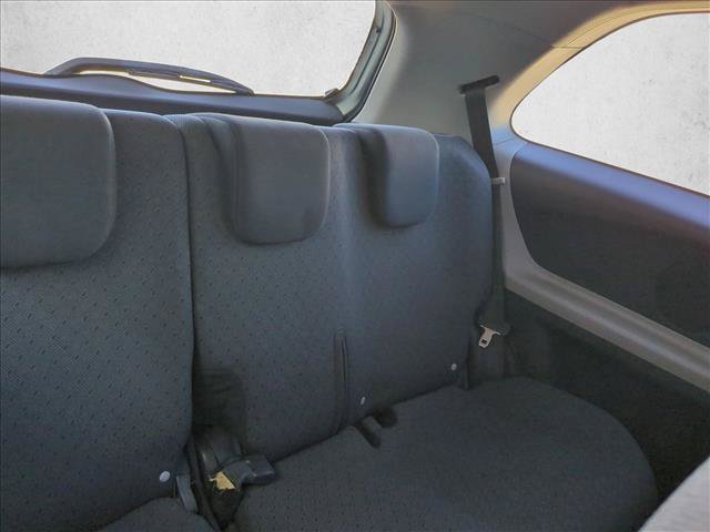 Used 2010 Toyota Yaris 2-Door Hatchback FWD image 16