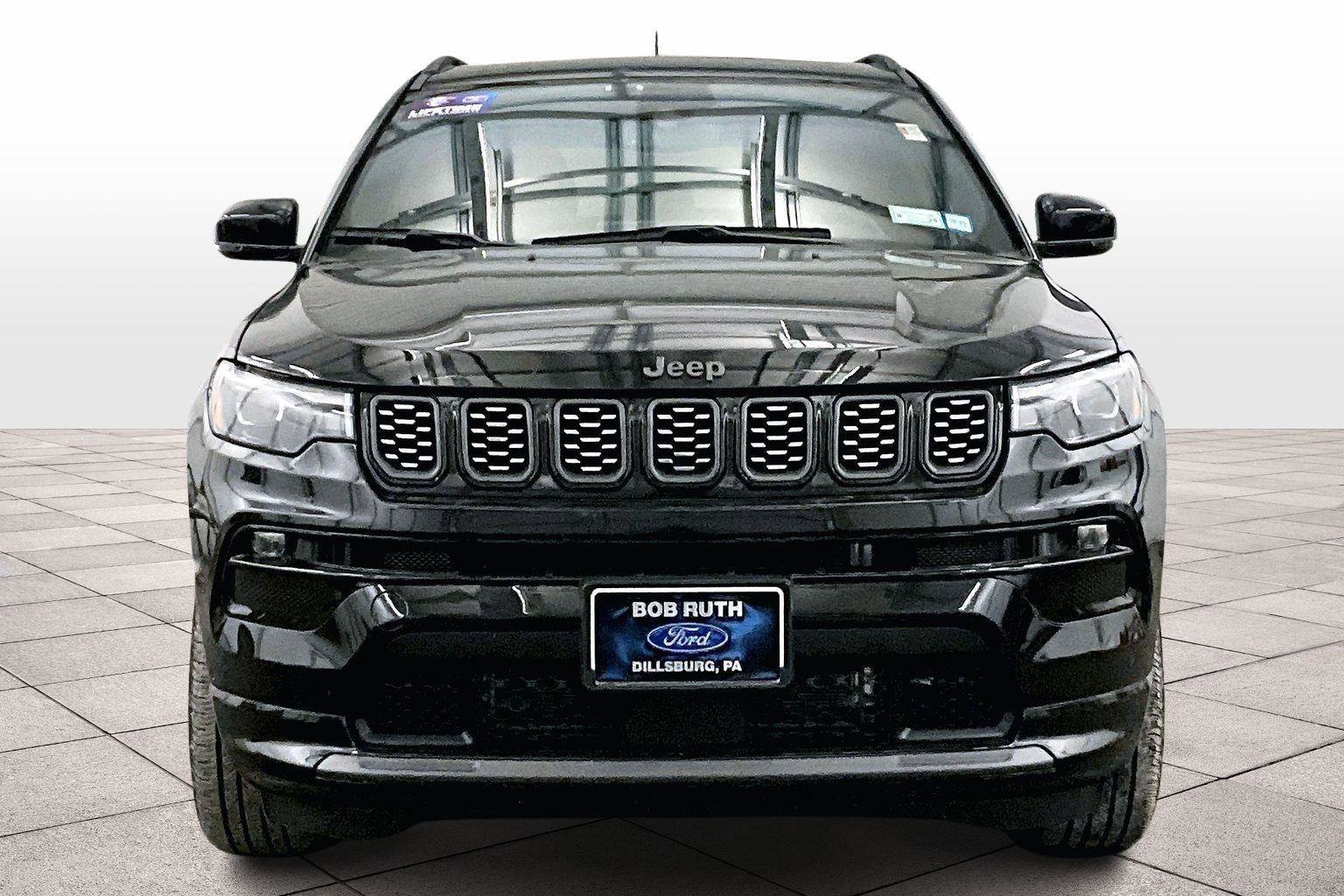 Used 2024 Jeep Compass Limited w/ High Altitude Package image 3