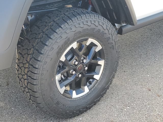 New 2026 Jeep Gladiator Rubicon w/ Technology Group AWD/4WD image 9
