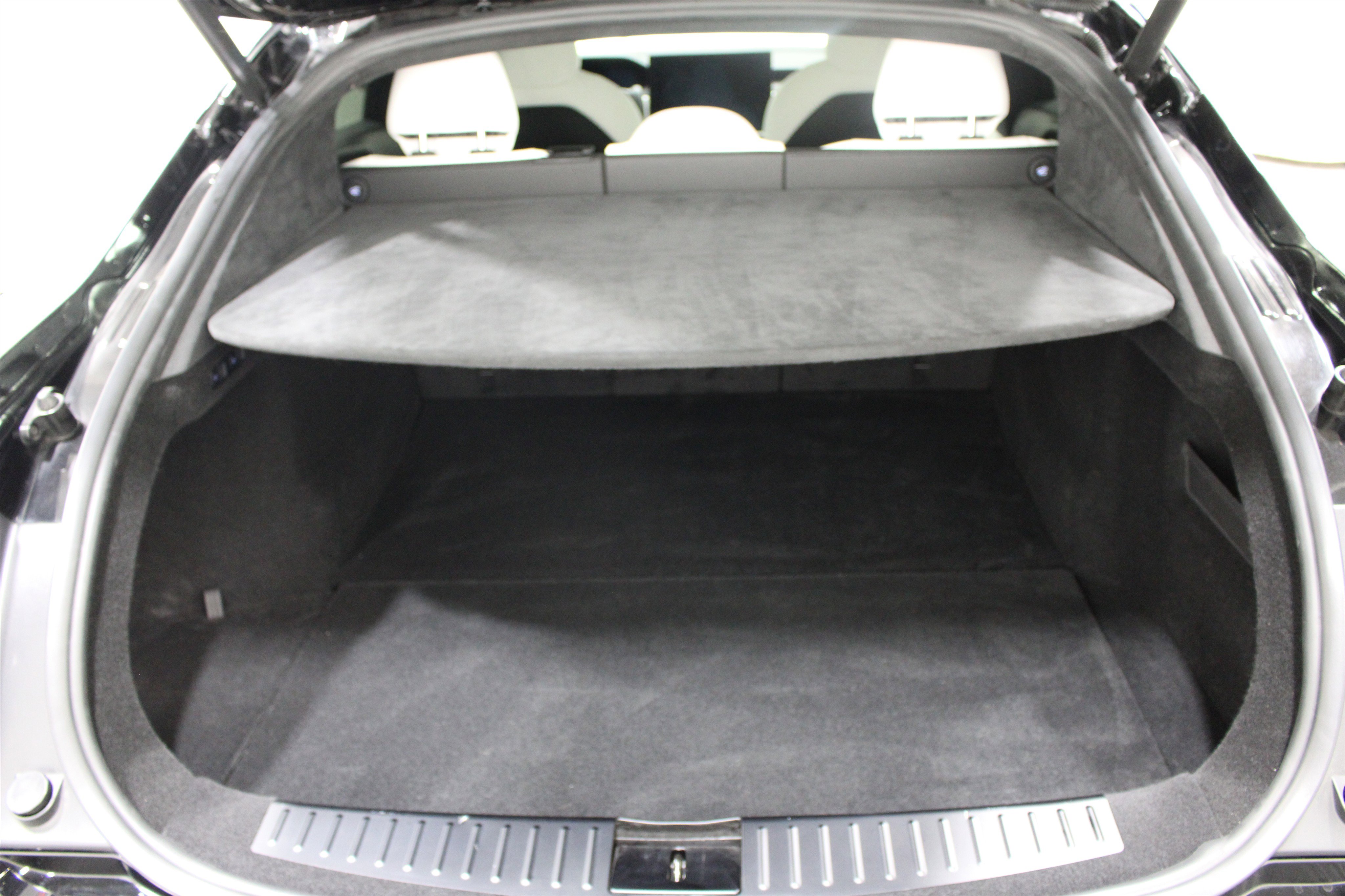 Used 2022 Tesla Model S Plaid image 17