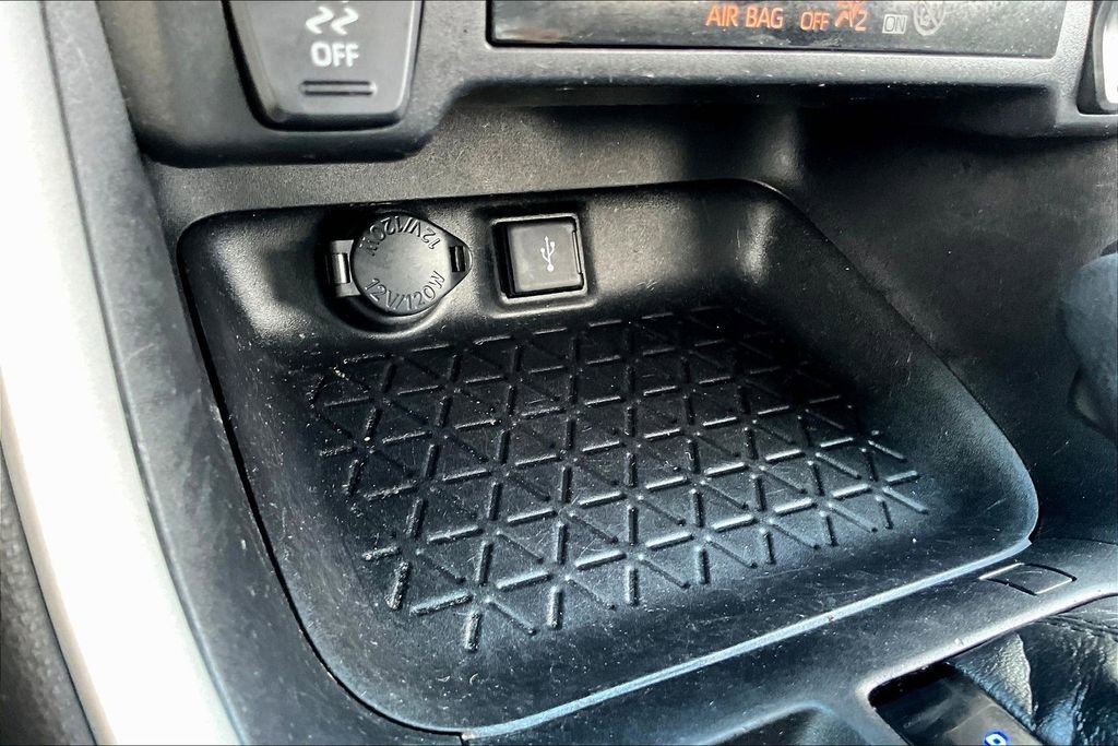 Used 2021 Toyota RAV4 XLE image 15