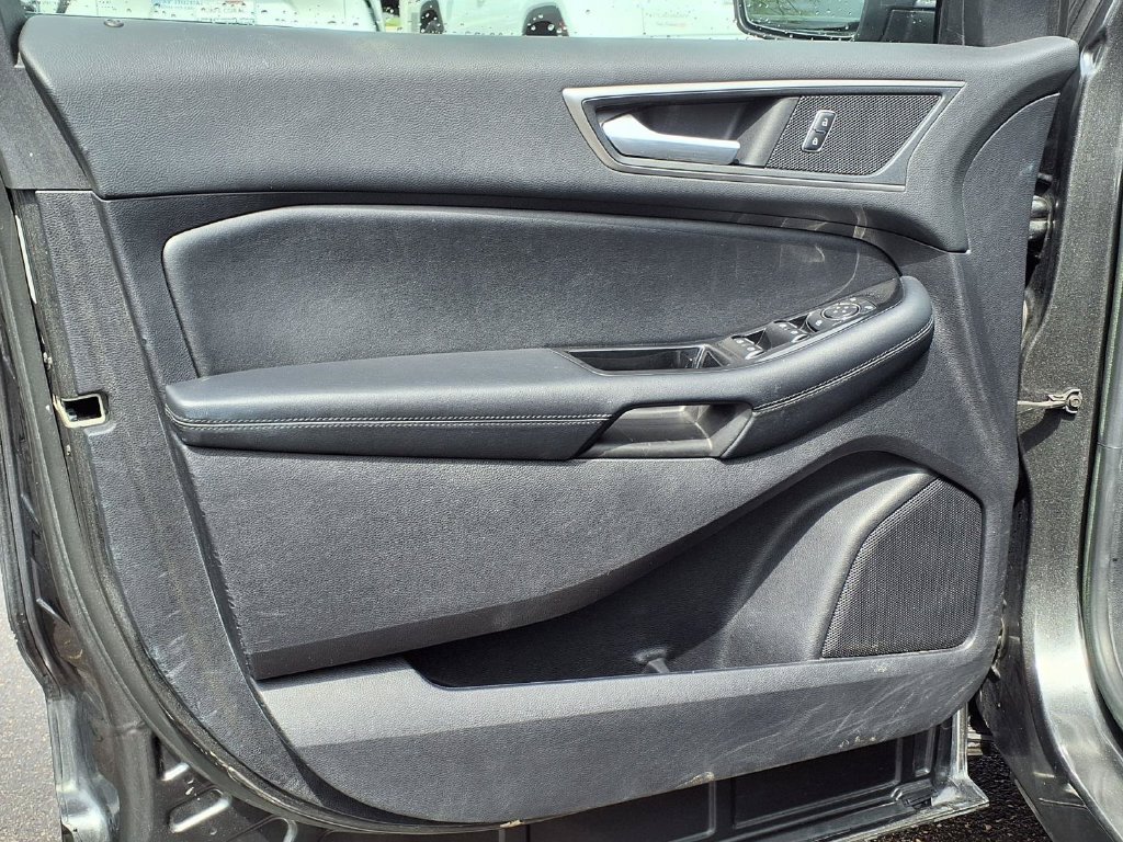 Used 2017 Ford Edge SEL w/ Equipment Group 201A FWD image 29
