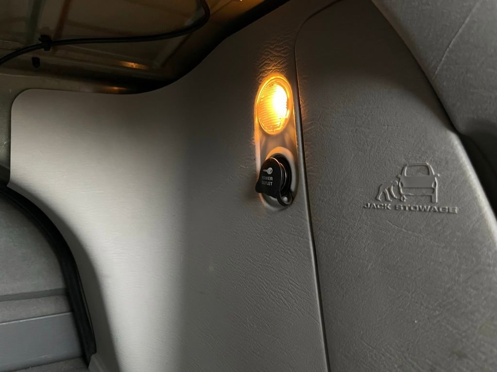 Used 2007 Chrysler PT Cruiser Convertible w/ Spring Special Group image 27