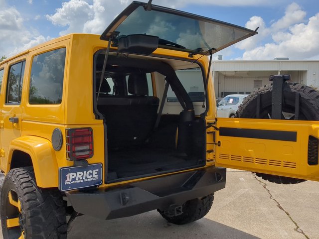 Used 2015 Jeep Wrangler Unlimited Sahara image 6