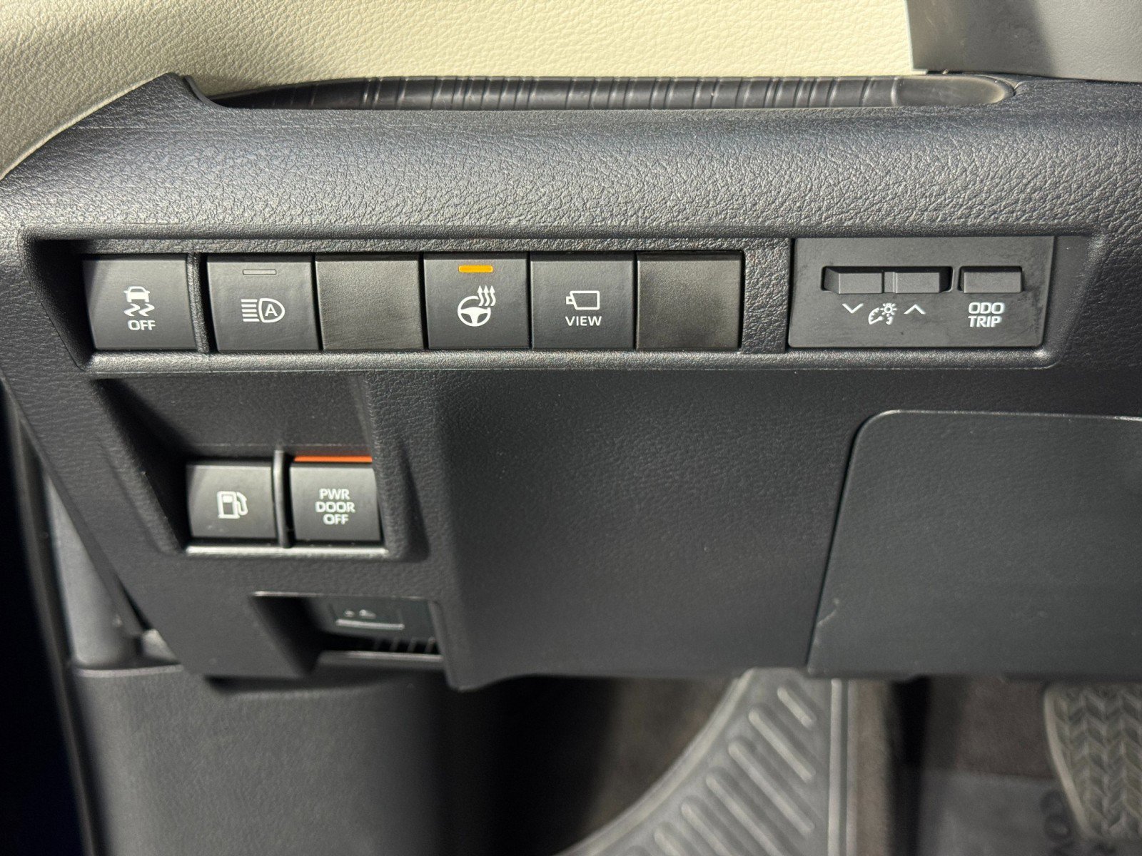 Used 2024 Toyota Sienna Platinum image 19