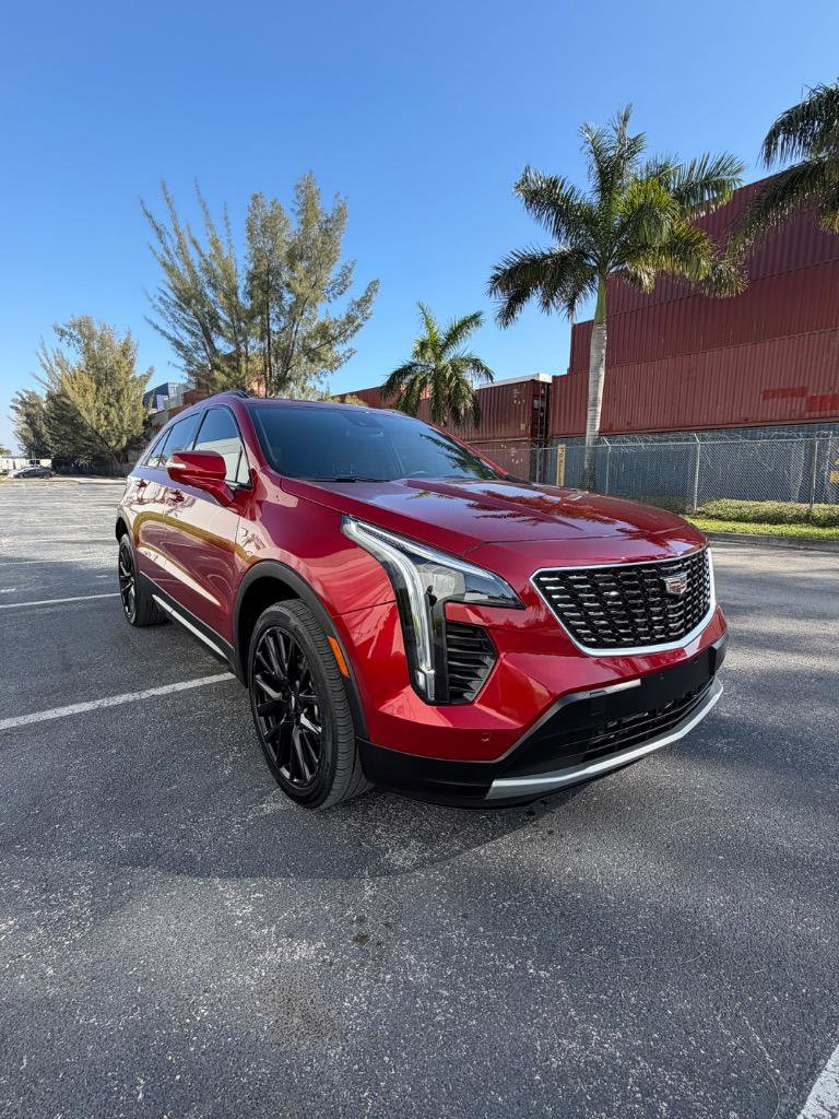 Used 2023 Cadillac XT4 Sport image 2