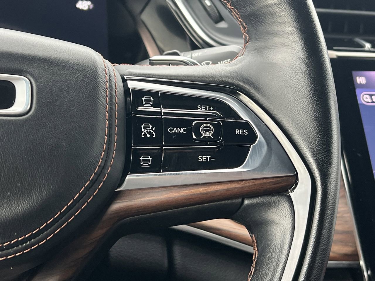 Used 2022 Jeep Grand Cherokee Summit w/ Adv Protech Group IV image 16