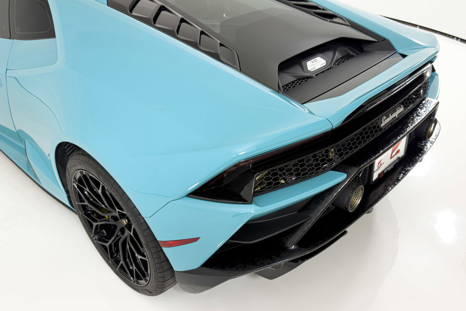 Used 2021 Lamborghini Huracan EVO image 25