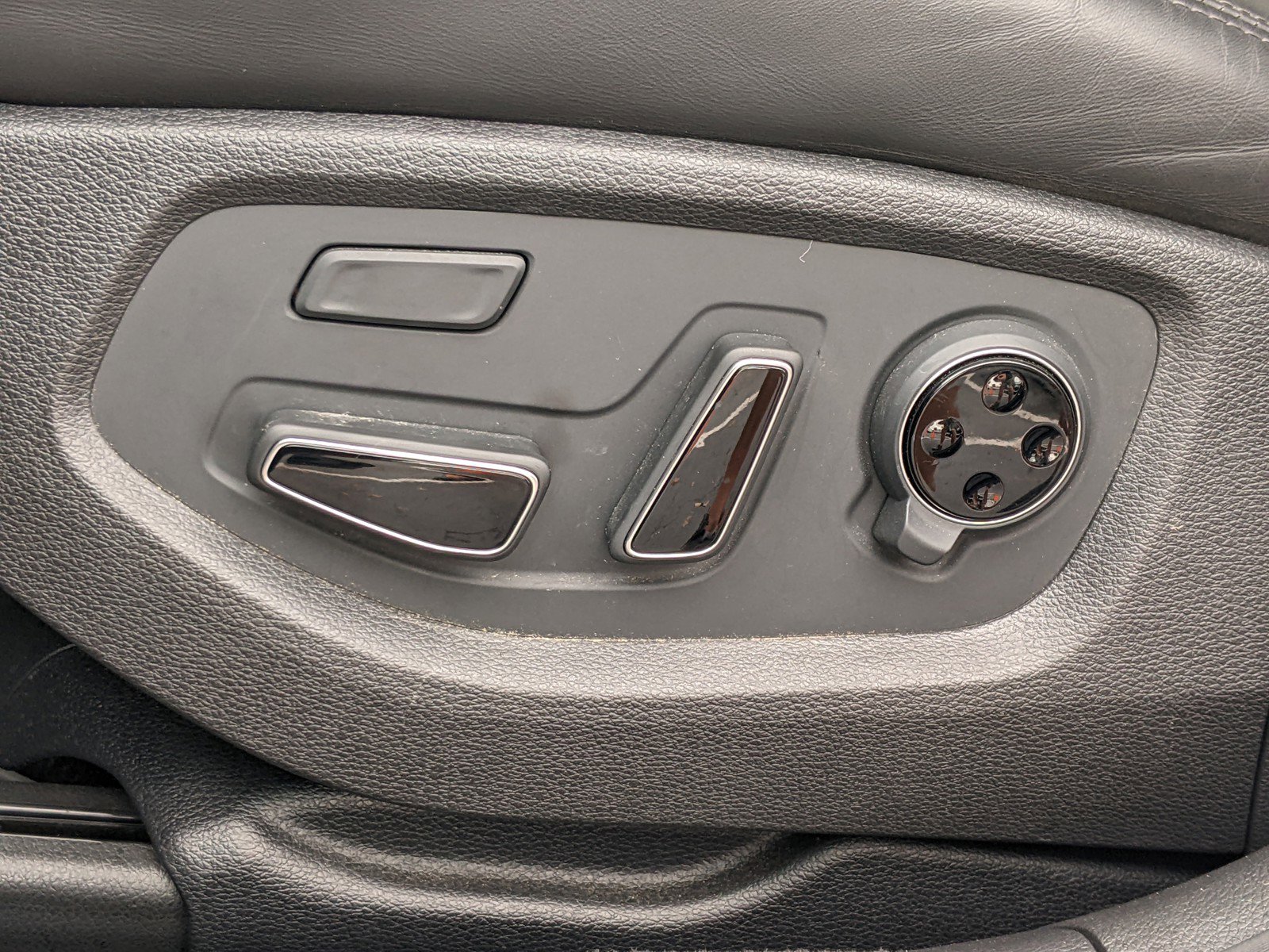 Used 2020 Genesis G80 5.0 Ultimate image 16