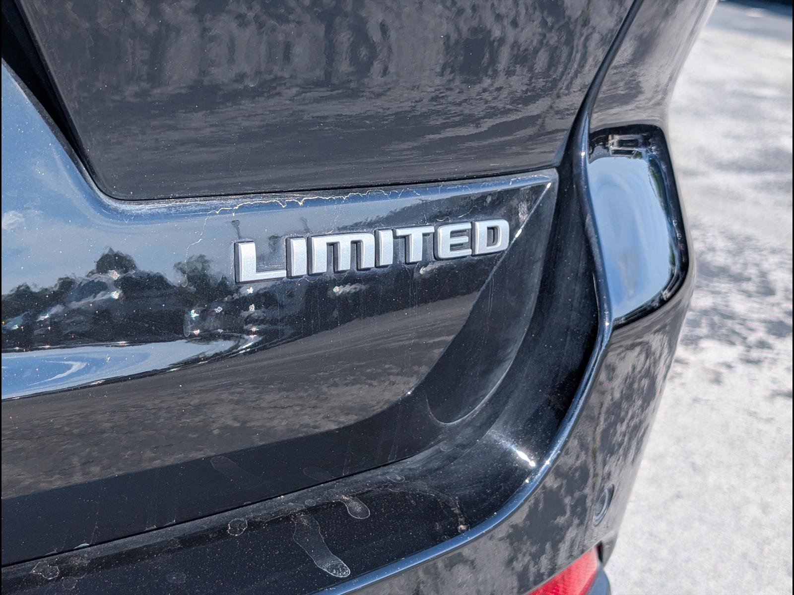 Used 2024 Jeep Grand Cherokee L Limited AWD/4WD image 23