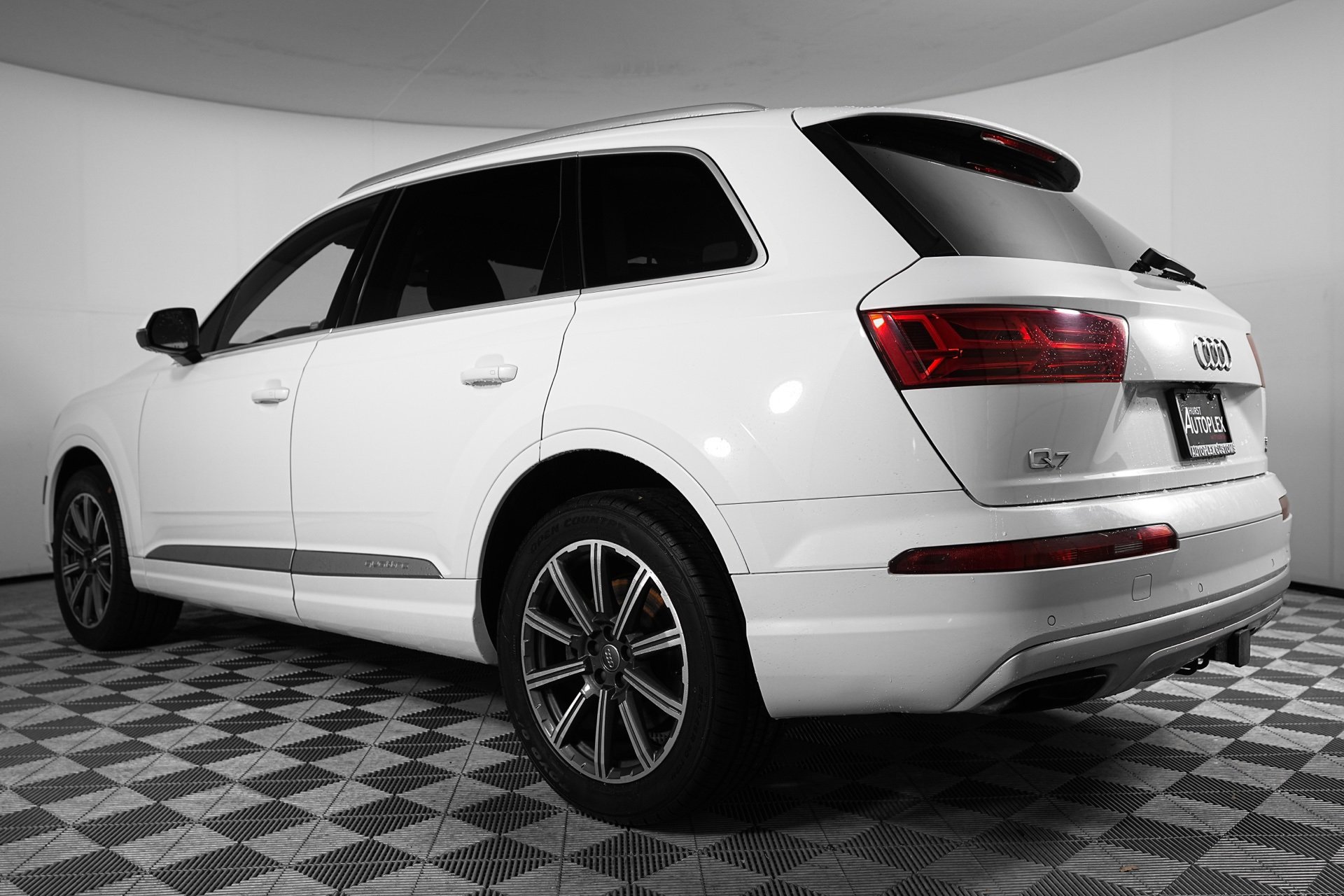 Used 2017 Audi Q7 3.0T Premium Plus w/ Premium Plus Package image 12