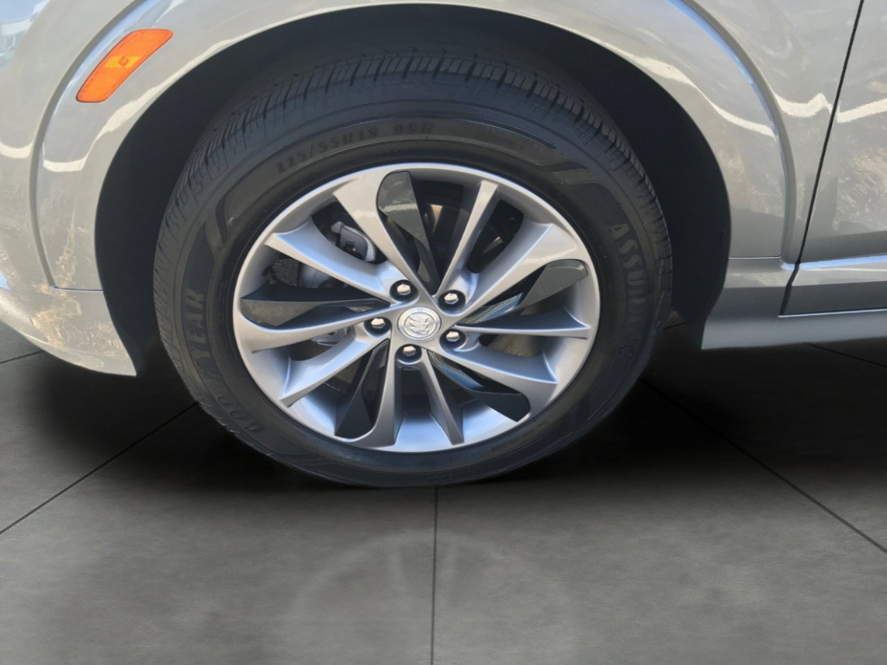 Used 2023 Buick Encore GX Select w/ Sport Touring Package FWD image 4