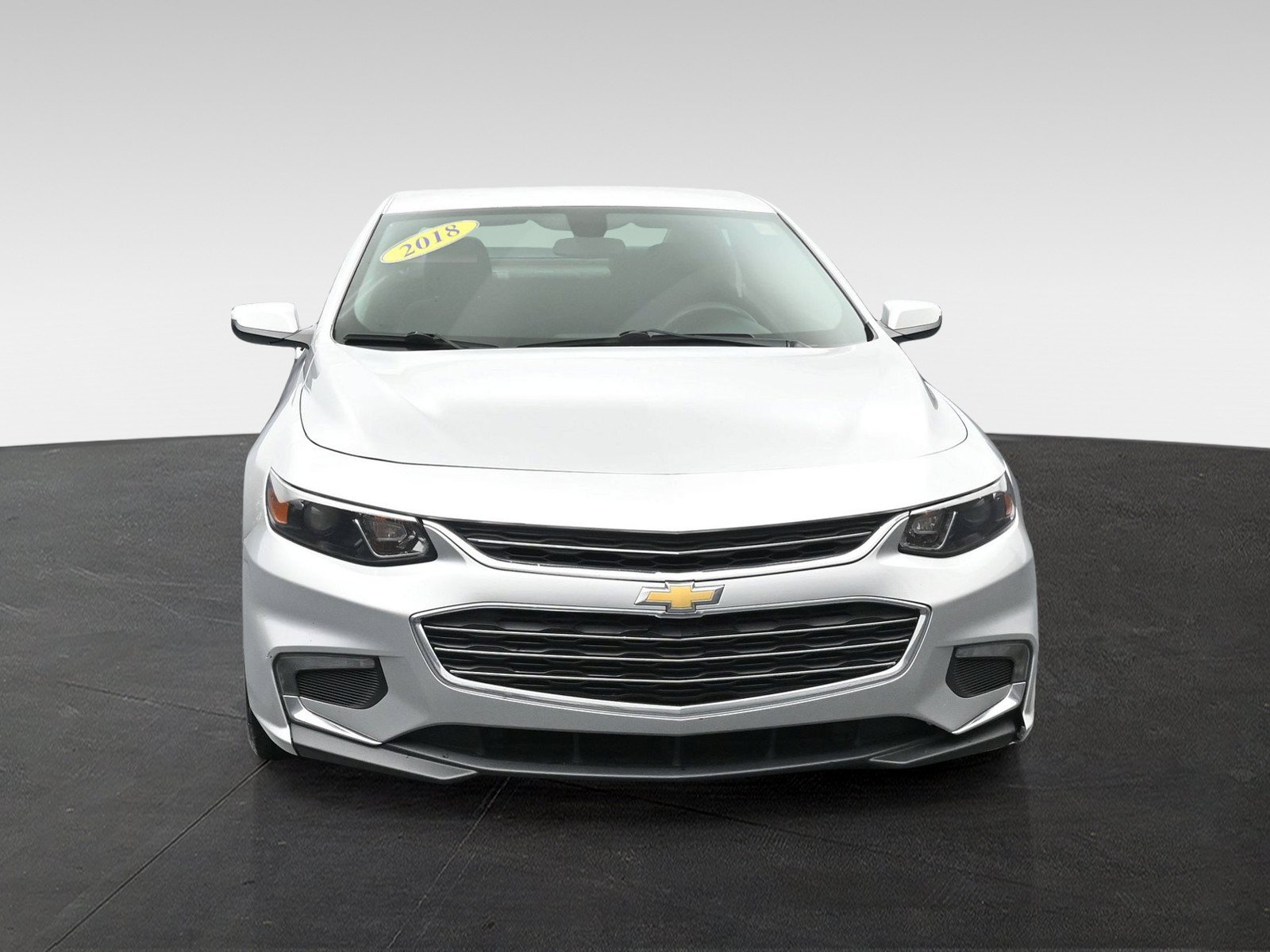 Used 2018 Chevrolet Malibu LT FWD image 3