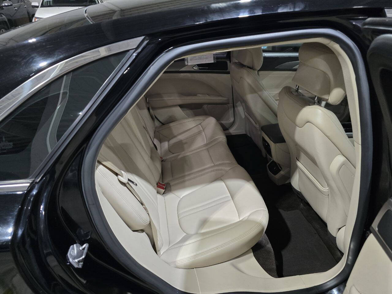 Used 2017 Lincoln MKZ Premiere FWD image 30