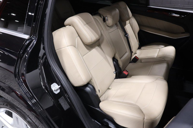 Used 2015 Mercedes-Benz GL 550 4MATIC image 46