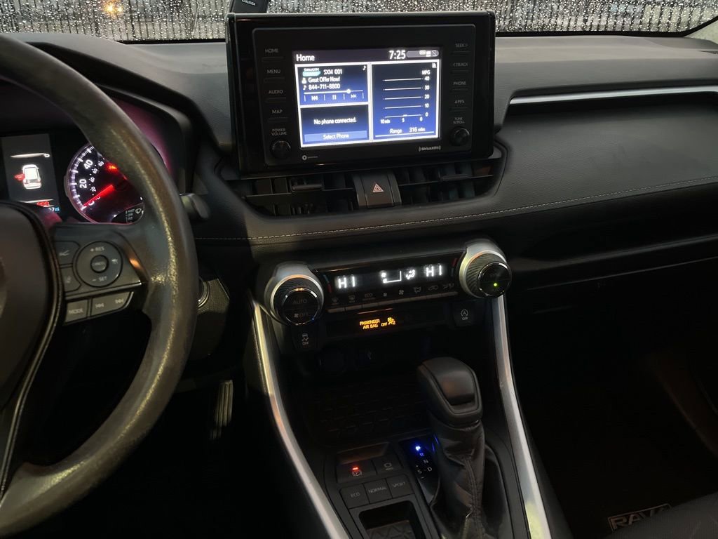 Used 2021 Toyota RAV4 XLE image 18