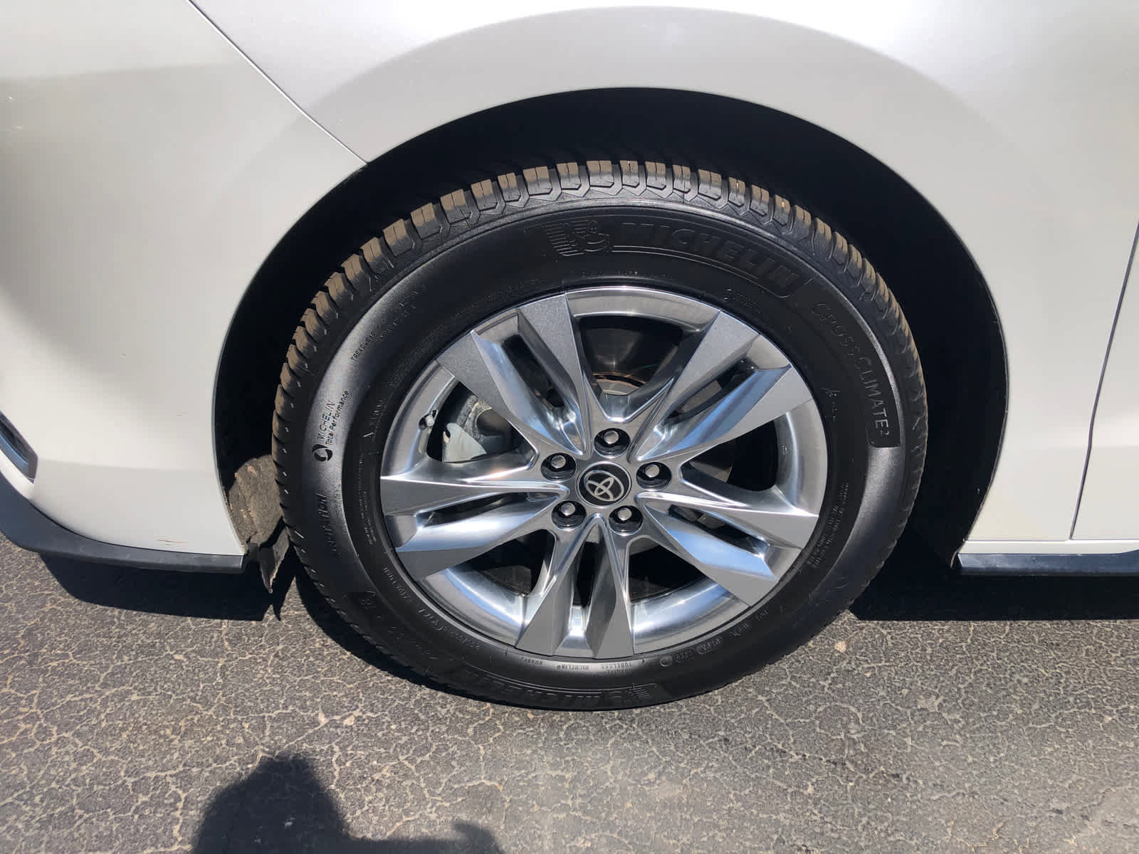 Used 2024 Toyota Sienna Limited image 34