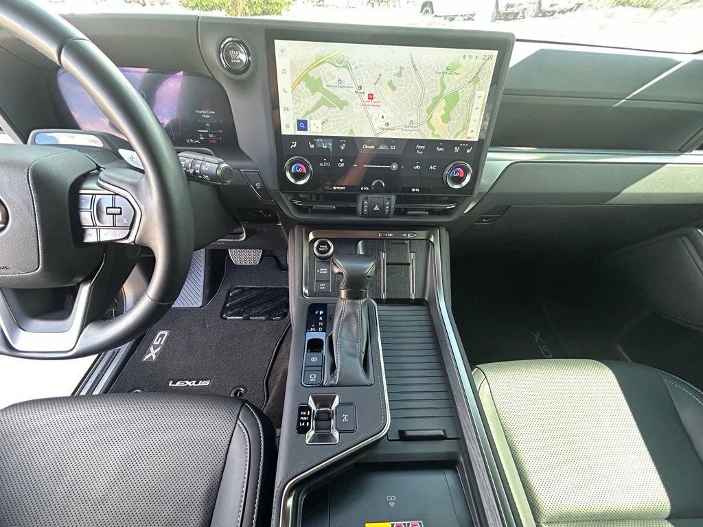 Used 2024 Lexus GX 550 w/ Accessory Package (Z1) AWD/4WD image 19