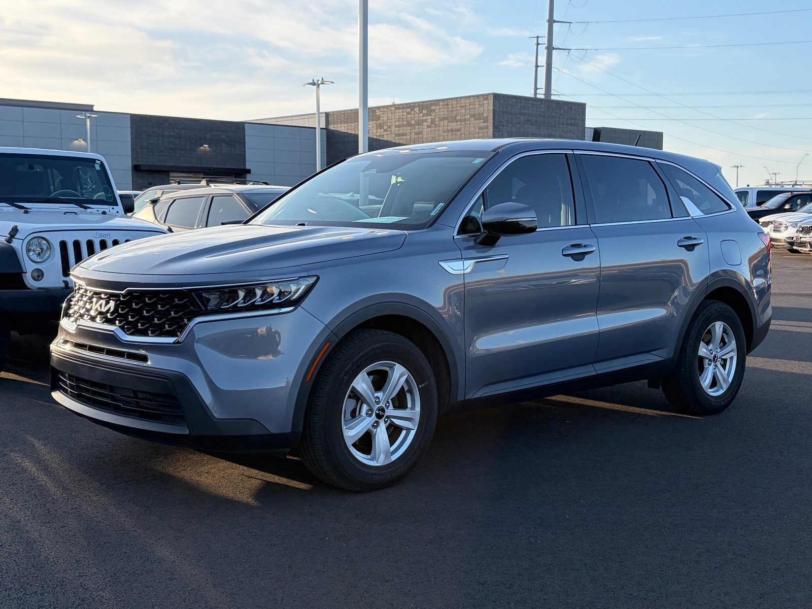 Certified 2023 Kia Sorento LX FWD image 5