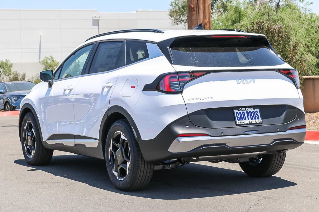 Certified 2026 Kia Sportage EX w/ EX Panorama Roof Package FWD image 7