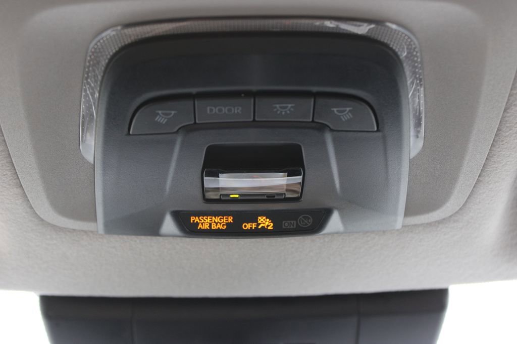 Used 2024 Toyota Corolla Cross XLE image 47