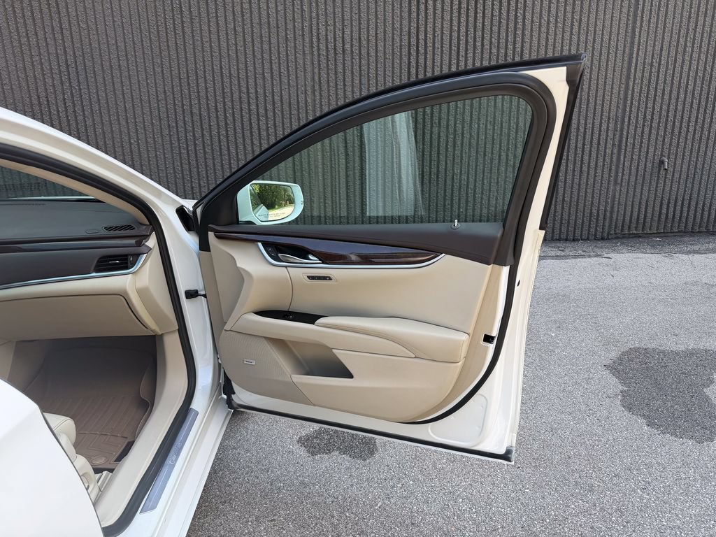 Used 2016 Cadillac XTS Premium FWD image 30