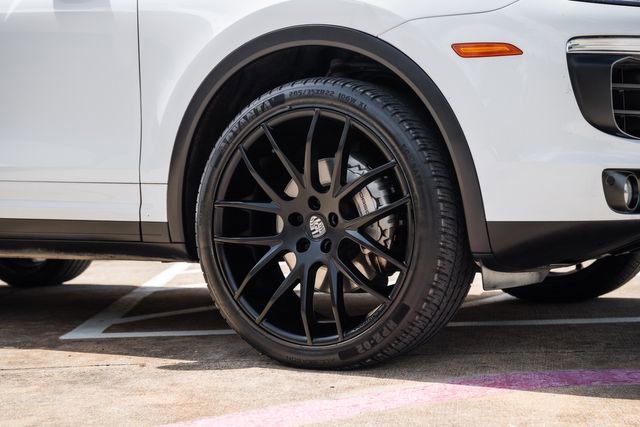 Used 2015 Porsche Cayenne S AWD/4WD image 41