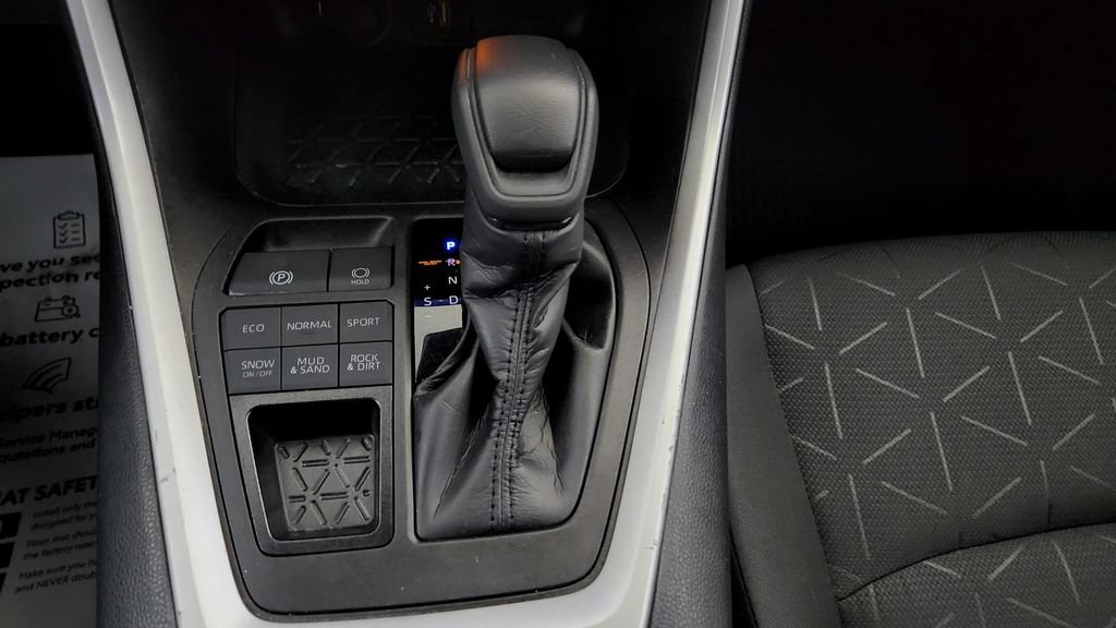 Certified 2024 Toyota RAV4 XLE AWD/4WD image 28