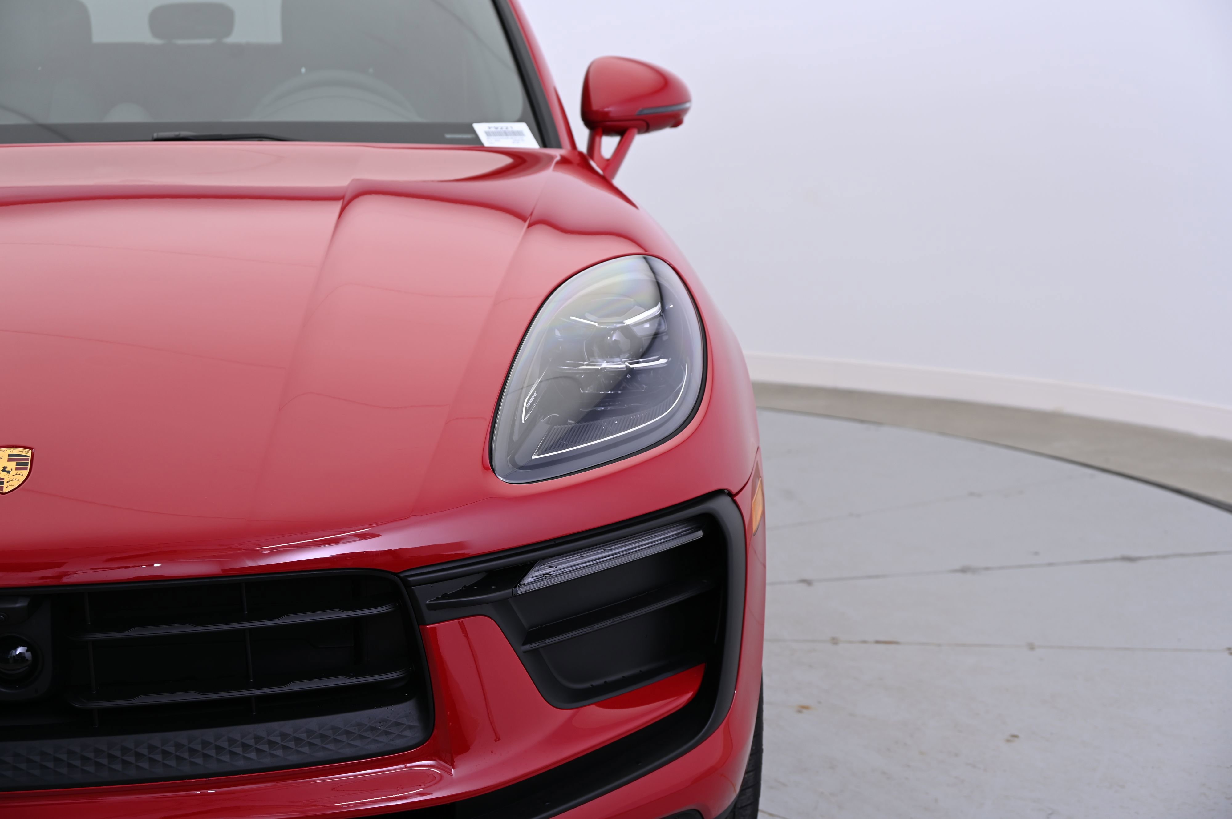 Used 2025 Porsche Macan image 12