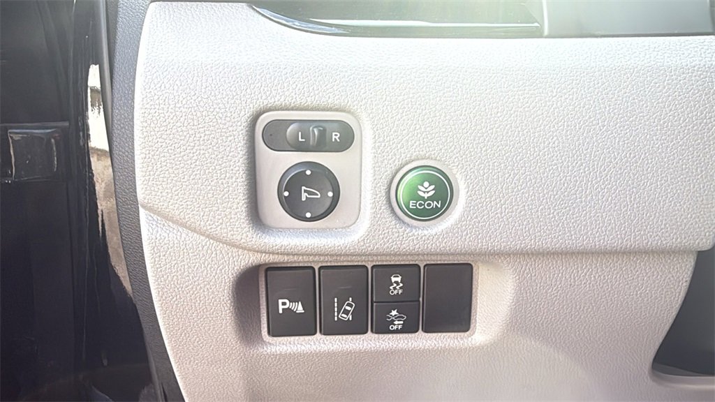 Used 2017 Honda Pilot Touring image 21