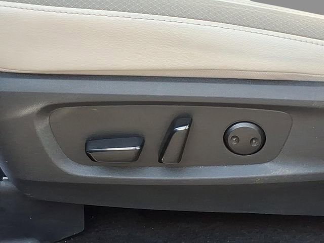 Used 2025 Nissan Pathfinder SL FWD image 18