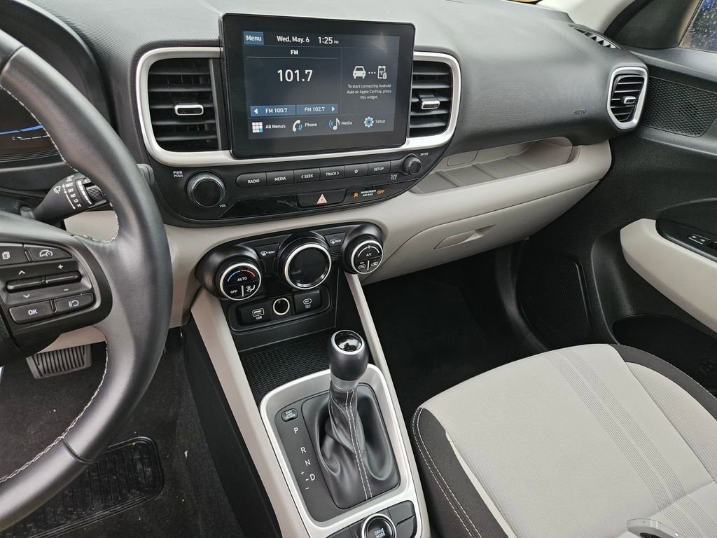 Used 2025 Hyundai Venue SEL FWD image 20