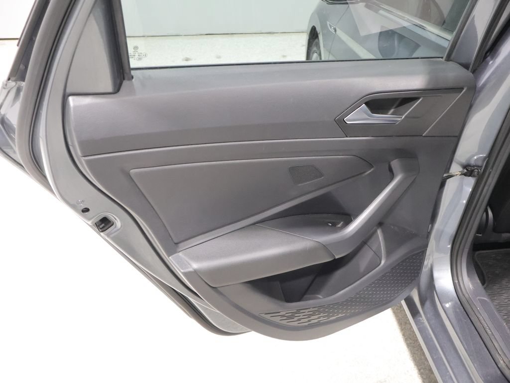 Used 2020 Volkswagen Jetta R-Line w/ R-Line Cold Weather Package FWD image 19