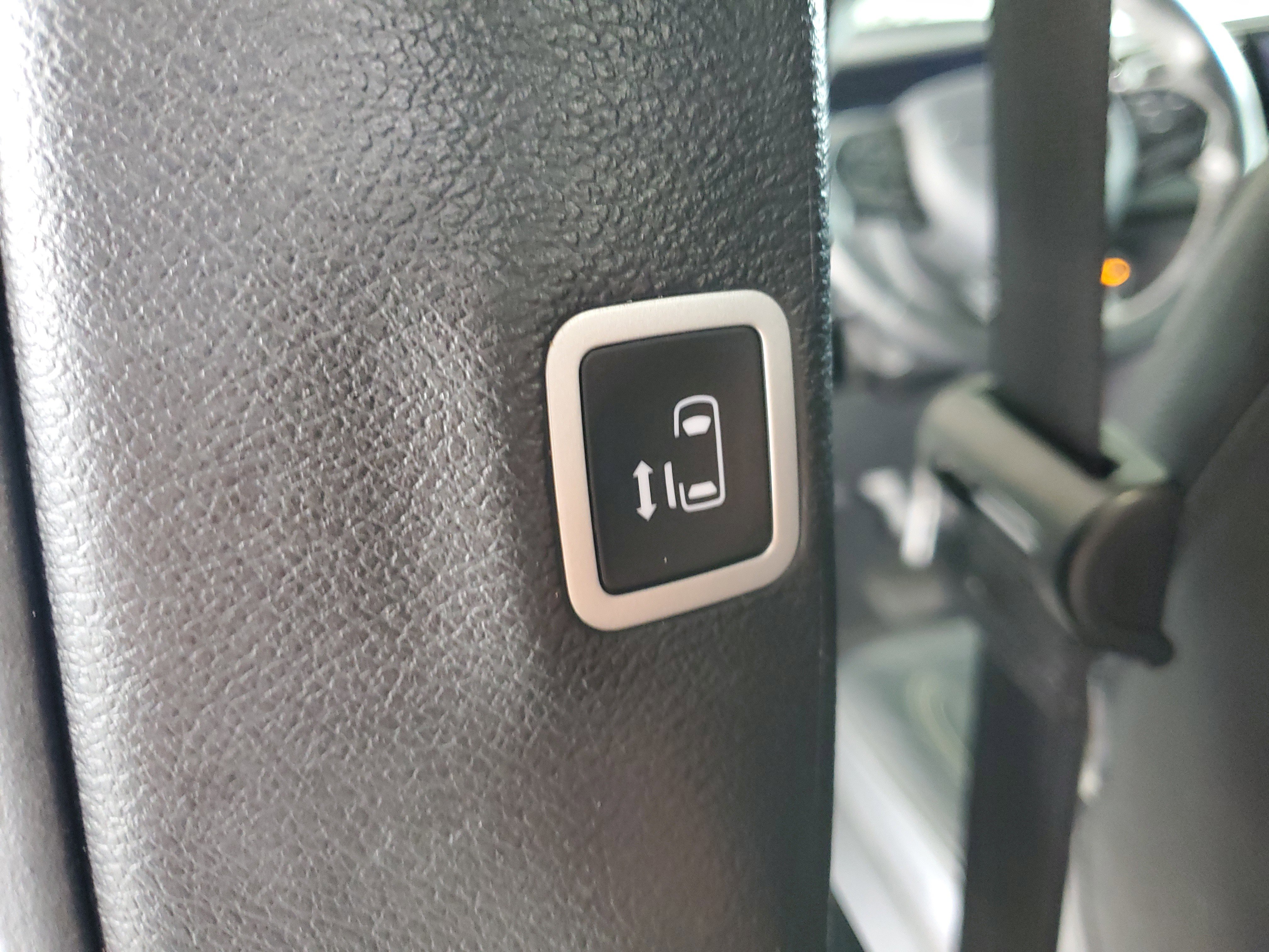 Used 2020 Chrysler Pacifica Touring-L Plus FWD image 14