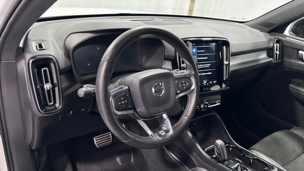 Used 2019 Volvo XC40 T5 R-Design image 9