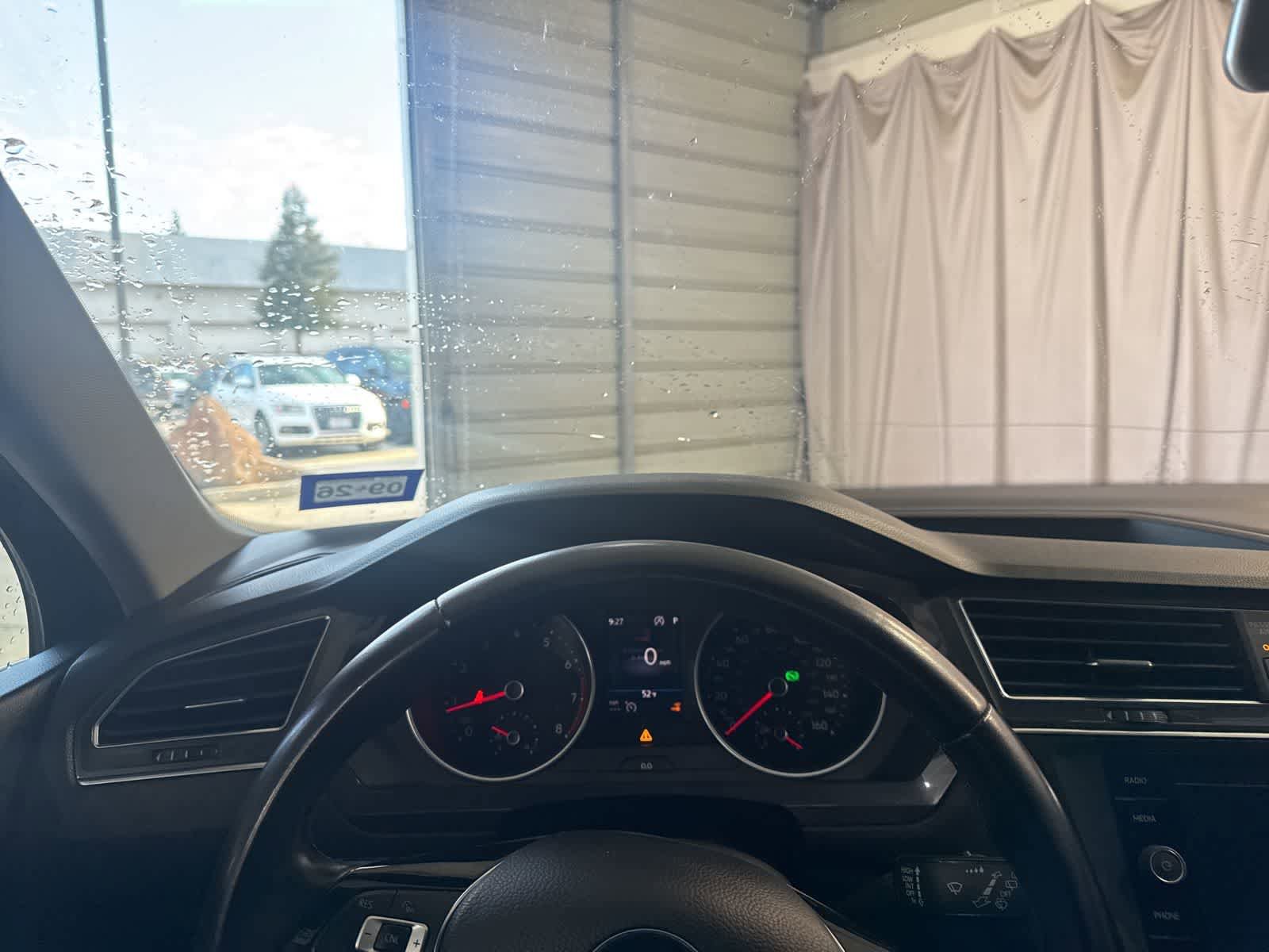 Used 2019 Volkswagen Tiguan SE FWD image 24
