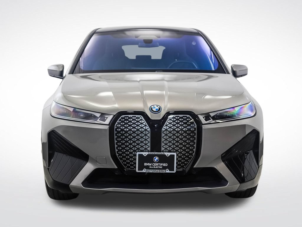 Used 2024 BMW iX xDrive50 w/ Premium Package AWD/4WD image 8