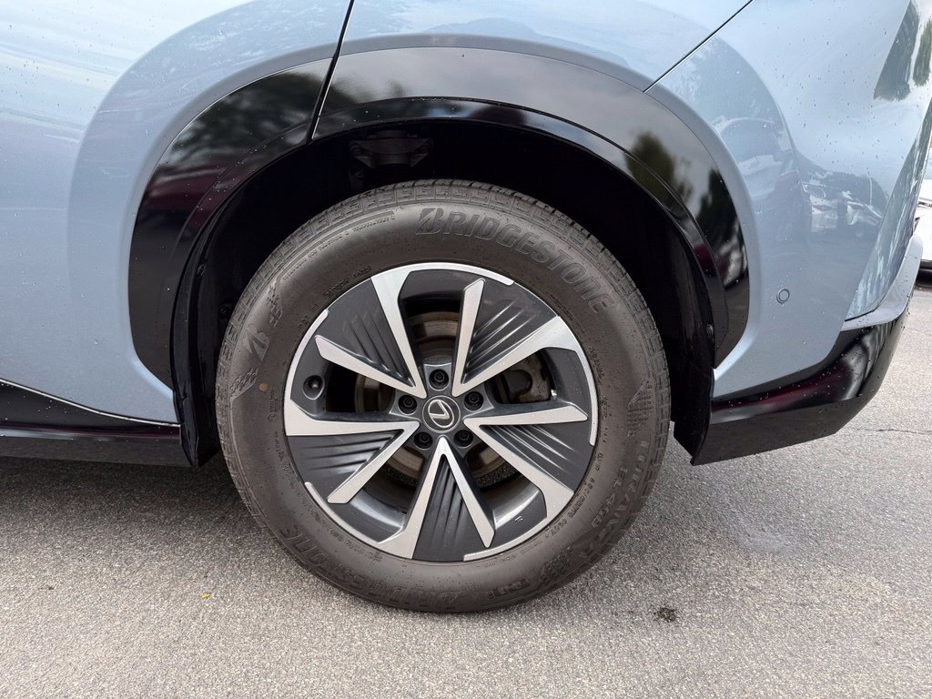 Used 2023 Lexus RZ 450e Premium w/ Technology Package AWD/4WD image 30