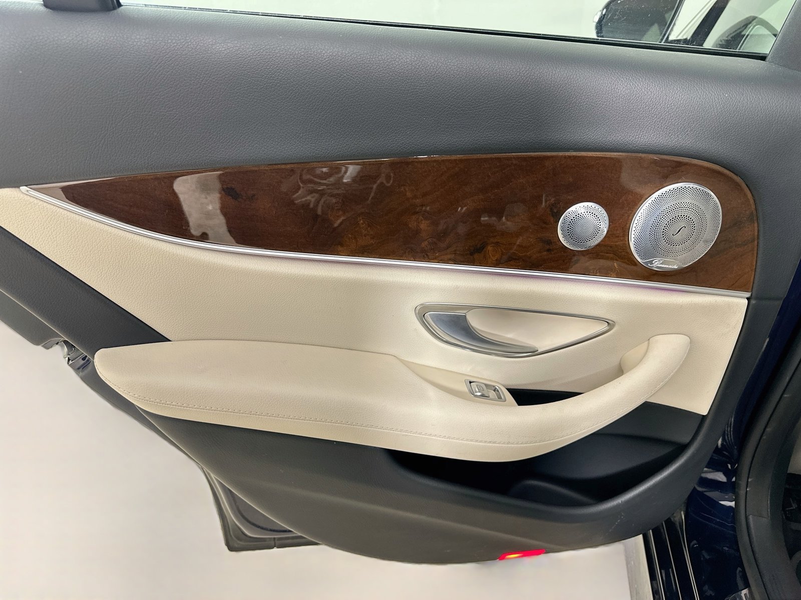 Used 2018 Mercedes-Benz E 300 4MATIC image 35