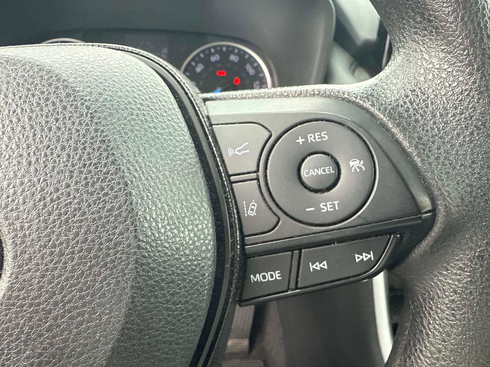 Used 2021 Toyota RAV4 XLE image 29