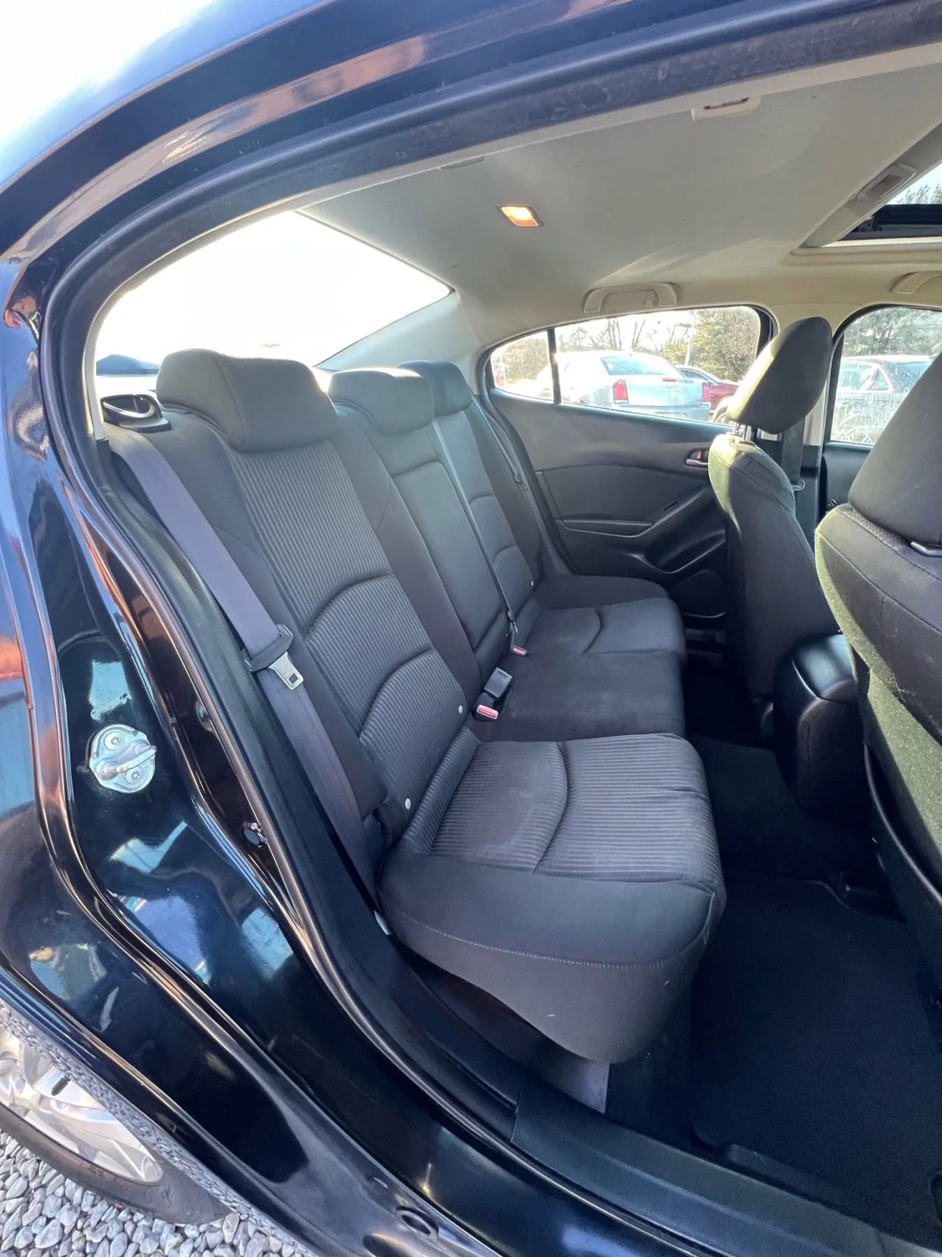 Used 2016 MAZDA MAZDA3 i Touring image 9