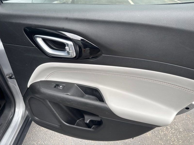 Used 2022 Jeep Compass Limited image 31