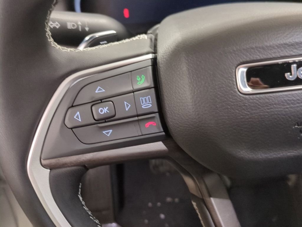 New 2025 Jeep Grand Cherokee Limited w/ Trailer Tow Package image 25