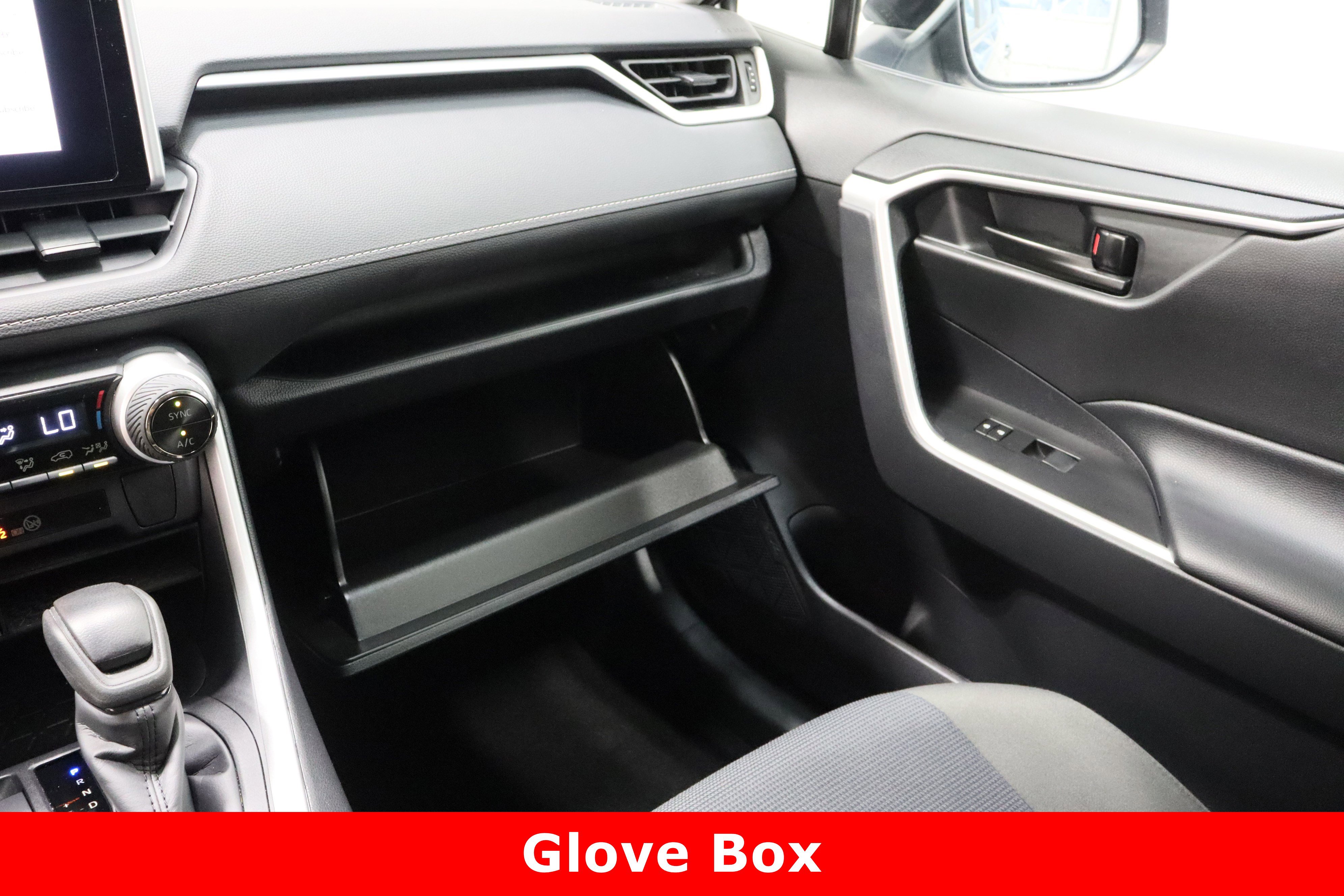 Used 2024 Toyota RAV4 LE image 20