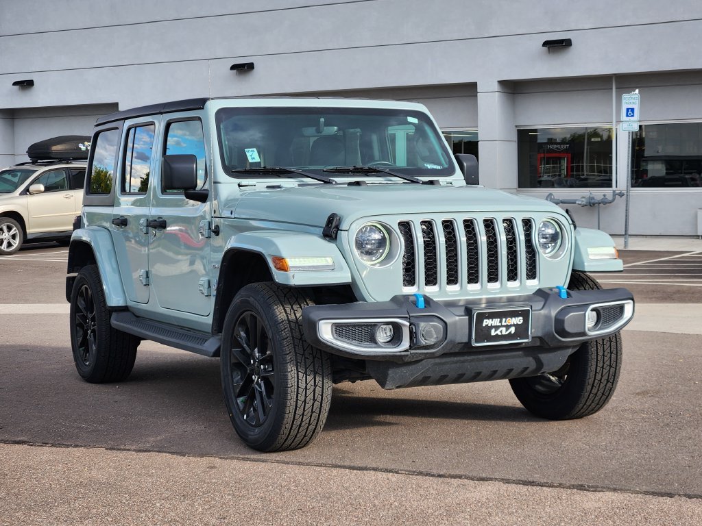Used 2023 Jeep Wrangler Unlimited Sahara w/ Cold Weather Group AWD/4WD image 3