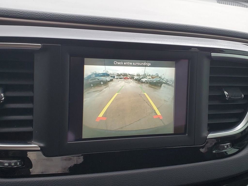 Used 2018 Chrysler Pacifica Touring Plus image 24