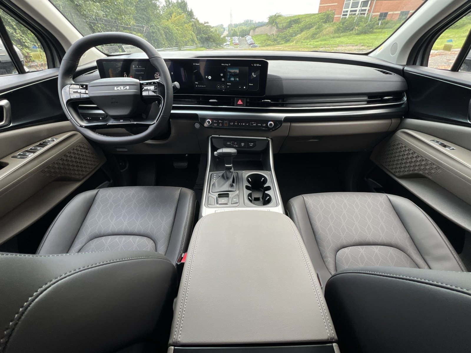 New 2027 Kia Carnival FWD image 30