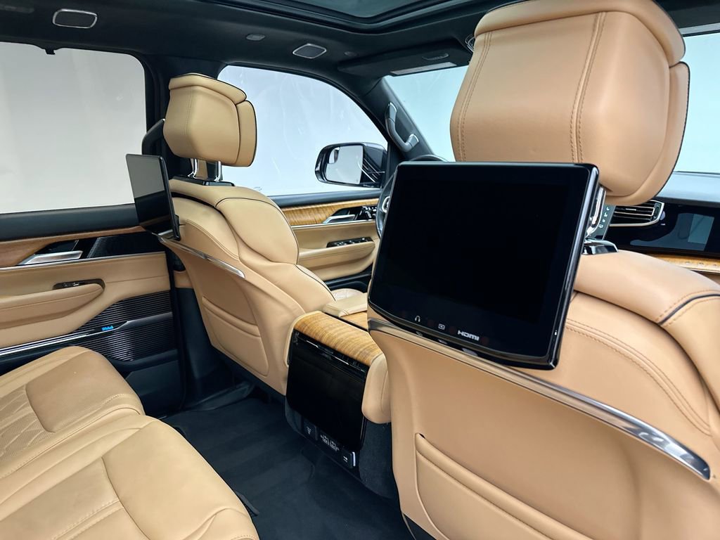 Used 2022 Jeep Grand Wagoneer Series III w/ Rear Seat Video Group 1 AWD/4WD image 20